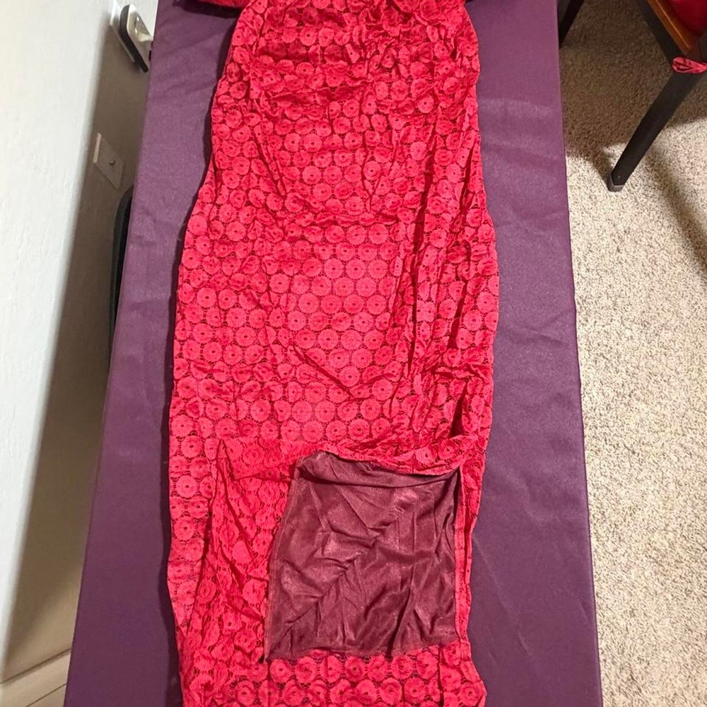 Red Lace Maxi Dress Circular Pattern XL Polyester Spandex Formal Evening